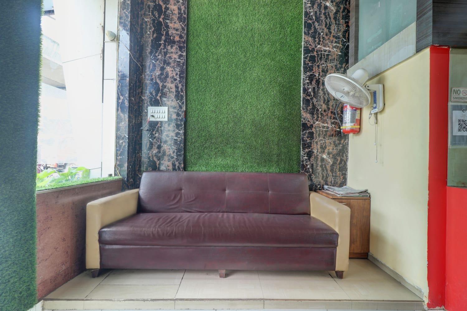 Hotel Icon Near T-2 International Airport Mumbai — Photos 1